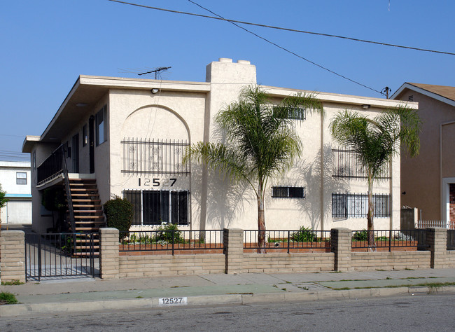 12527 Oxford Ave in Hawthorne, CA - Building Photo - Building Photo