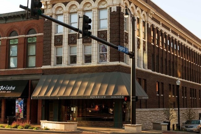 804 E Broadway, Unit B in Columbia, MO - Foto de edificio - Building Photo