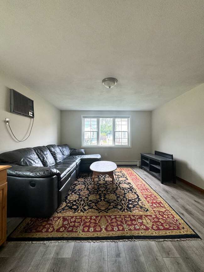 17 Adamson St, Unit 3 Bed VERY CLEANNNN in Boston, MA - Building Photo - Building Photo