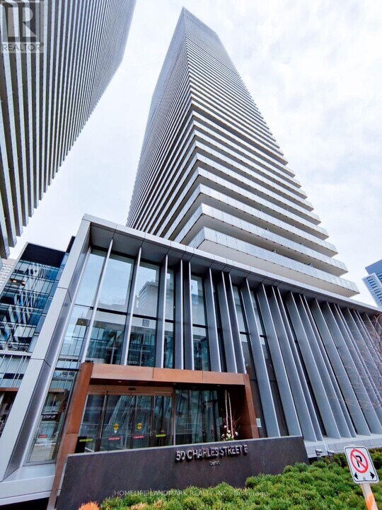 50-3150 Charles St E in Toronto, ON - Building Photo