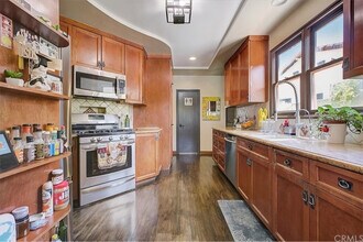 1607 W Kenneth Rd in Glendale, CA - Building Photo - Building Photo