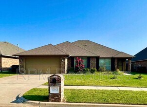 10913 SW 30th St in Yukon, OK - Building Photo - Building Photo