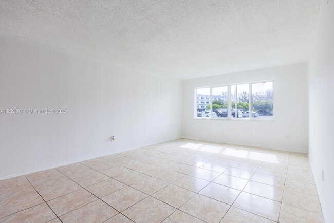 14850 Naranja Lakes Blvd, Unit B1B in Homestead, FL - Building Photo - Building Photo
