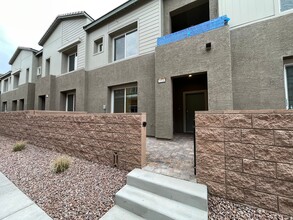 1518 Eliana Xing Pl in Henderson, NV - Building Photo - Building Photo