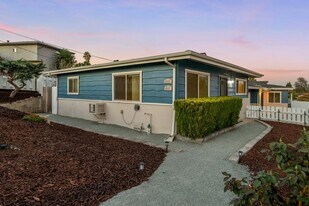 2039-41 Bonita St in Lemon Grove, CA - Building Photo