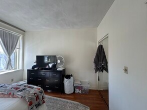 1669 Commonwealth Ave, Unit 12A in Boston, MA - Building Photo - Building Photo