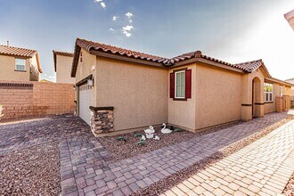 9133 Ruby Cove Ct in Las Vegas, NV - Building Photo - Building Photo