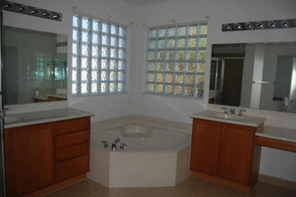 1068 Grove Park Cir in Boynton Beach, FL - Building Photo - Building Photo