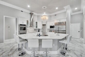 941 Bunker View Dr in Apollo Beach, FL - Foto de edificio - Building Photo