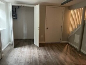 5 Linden St in Wellesley, MA - Building Photo - Building Photo