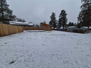 480 SE Cleveland Ave in Bend, OR - Building Photo - Building Photo