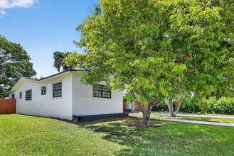 2112 N 14th Terrace in Hollywood, FL - Building Photo - Building Photo