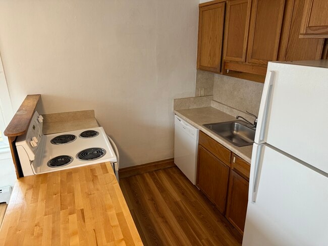 113 Williams St, Unit 2