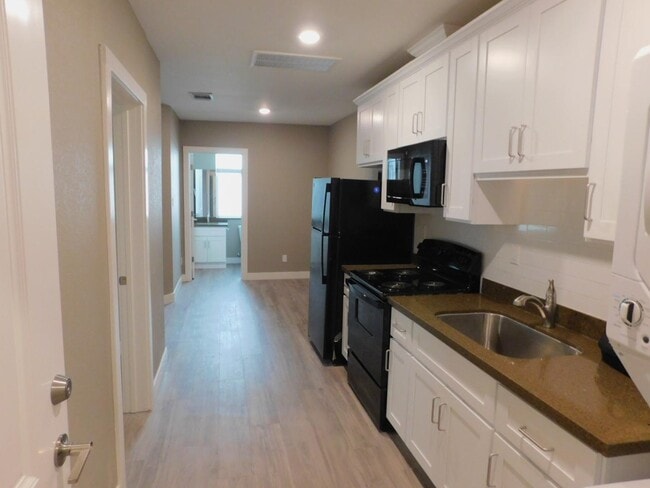 621 W 2nd St in Antioch, CA - Building Photo - Building Photo