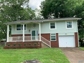 2016 Cloys Ave NE in Huntsville, AL - Building Photo