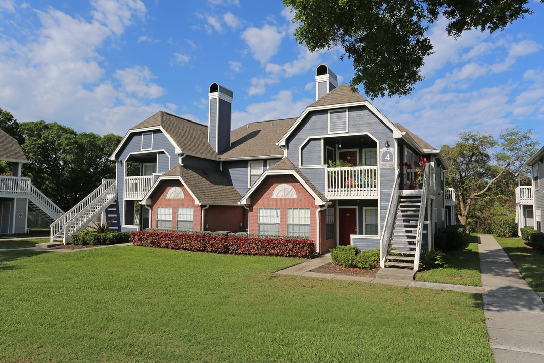 Twin Lakes in Palm Harbor, FL - Foto de edificio