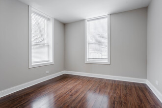 2031 W Moffat St, Unit 1 in Chicago, IL - Building Photo - Building Photo