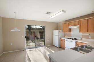 5502 Steven Creek Way in Austin, TX - Foto de edificio - Building Photo