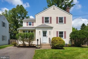 40 Southern Way in Princeton, NJ - Building Photo