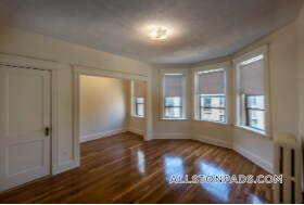 1160 Commonwealth Ave, Unit 18 in Boston, MA - Building Photo - Building Photo