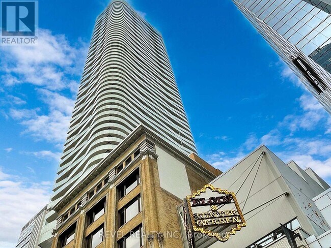 197 Yonge St in Toronto, ON - Building Photo - Building Photo