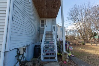 324 E Washington St in Charles Town, WV - Building Photo - Building Photo