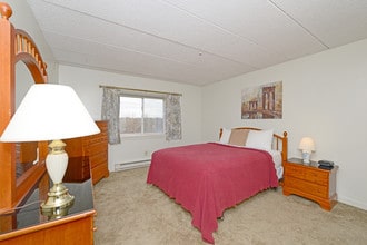 J.E. Furnished Apartments of Quincy in Quincy, MA - Foto de edificio - Interior Photo