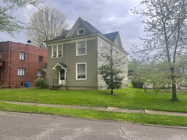 165 Edgwood St, Unit First Floor
