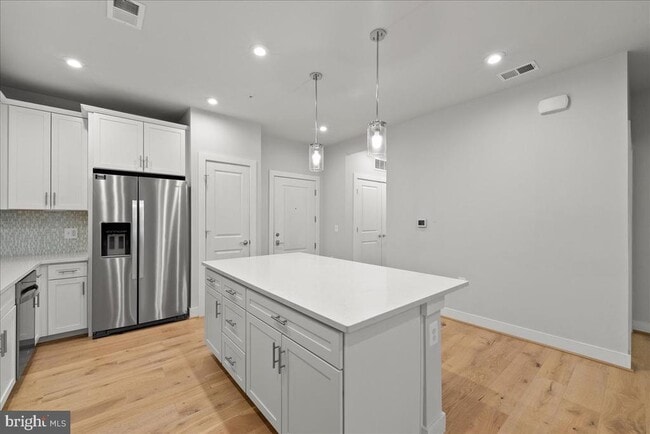 2320 Field Point Rd in Herndon, VA - Building Photo - Building Photo