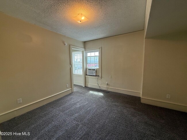 143 Chaney Ave in Jacksonville, NC - Building Photo - Building Photo