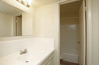 Villa de Oro Apartments in Dallas, TX - Building Photo - Interior Photo