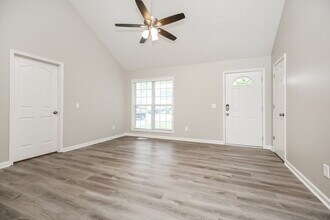 1990 Bolden Dr in Murfreesboro, TN - Building Photo - Building Photo