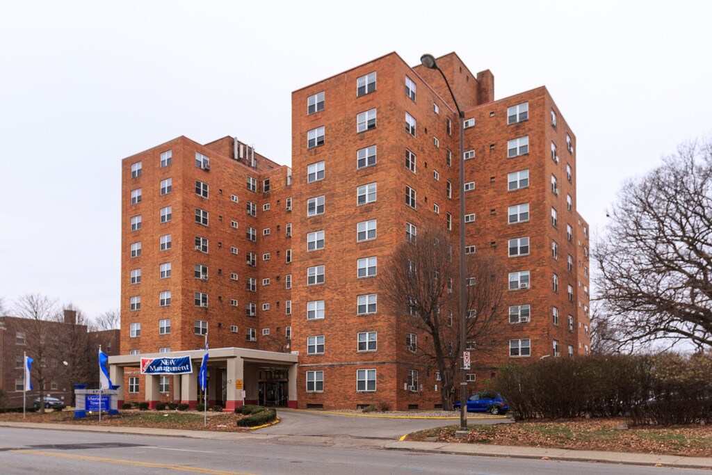 Meridian Towers Apartments in Indianapolis, IN