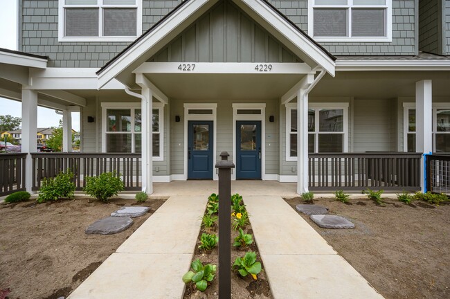 Parkside Townhomes in Bellingham, WA - Building Photo - Building Photo