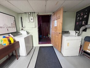 260 Aspinwall Ave in Brookline, MA - Foto de edificio - Building Photo