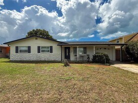 13788 84th Terrace N in Seminole, FL - Building Photo