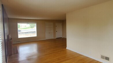 7390 S 2300 E in Cottonwood Heights, UT - Building Photo - Building Photo