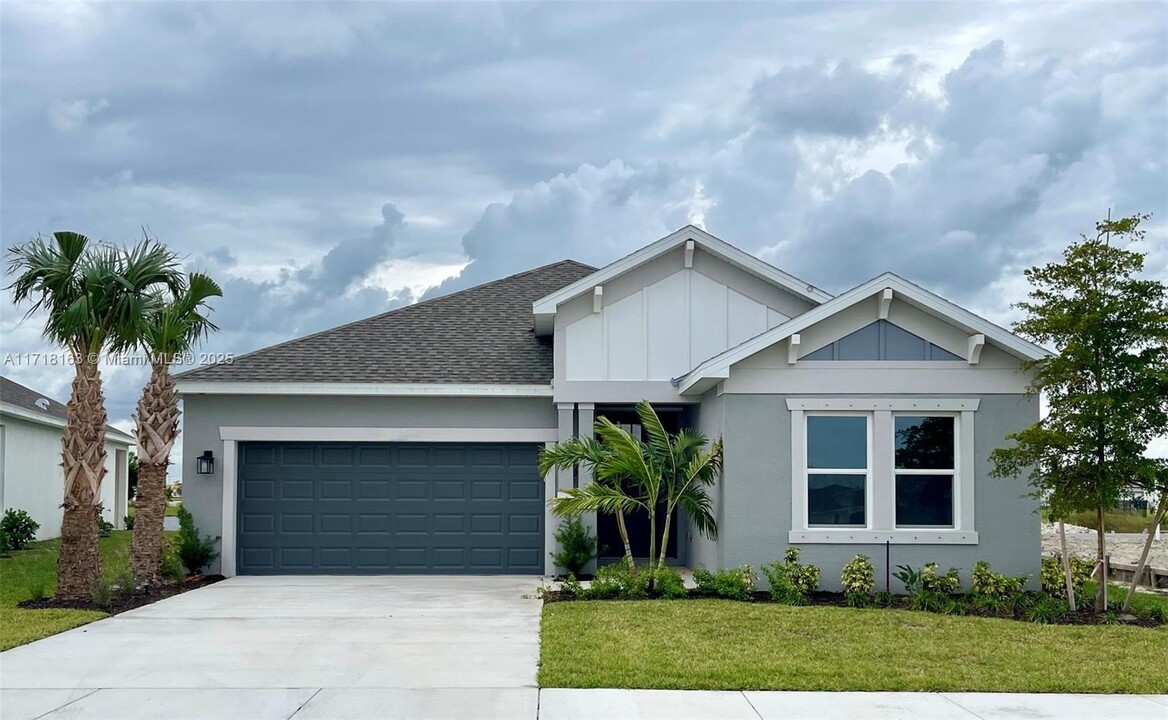 11600 Macelli Wy in Port St. Lucie, FL - Building Photo