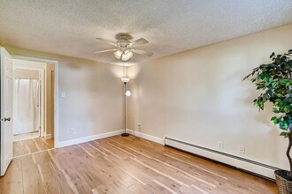 1306 S Parker Rd, Unit 164 in Denver, CO - Building Photo - Building Photo