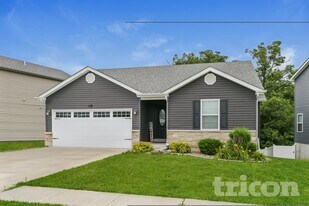 48 Huntleigh Park Ct in Wentzville, MO - Building Photo