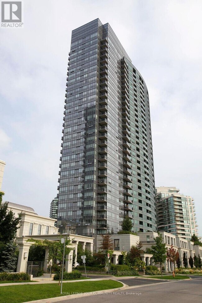 25 Greenview Ave in Toronto, ON - Building Photo - Building Photo