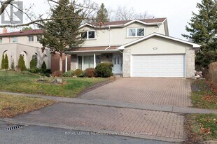 1435 Petrie Way in Mississauga, ON - Building Photo