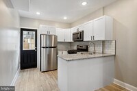 2220 Sigel St photo'