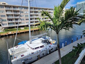 2881 NE 32nd St in Fort Lauderdale, FL - Building Photo - Building Photo