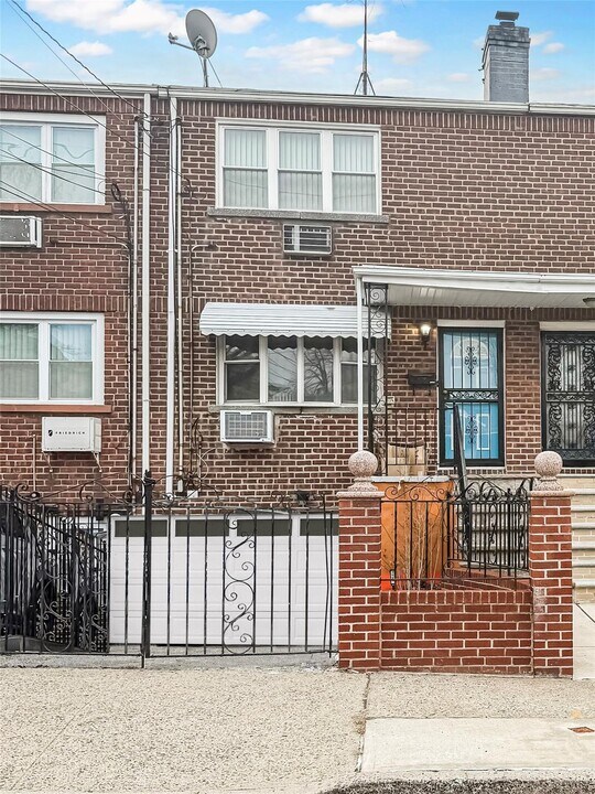 2925 Hering Ave in Bronx, NY - Building Photo
