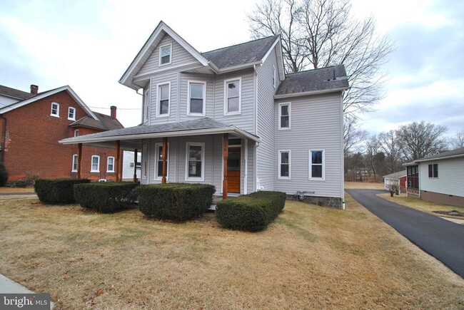 336 E Walnut St in Perkasie, PA - Building Photo - Building Photo