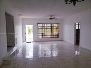 1121 NE 199th St in Miami, FL - Building Photo - Building Photo