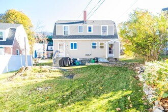 22 Concord Way in Portsmouth, NH - Foto de edificio - Building Photo