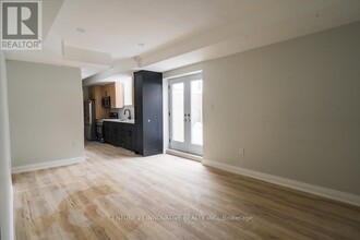 592 Nathalie Cres in Kitchener, ON - Building Photo - Building Photo