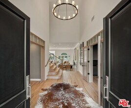 280 Homewood Rd in Los Angeles, CA - Building Photo - Building Photo